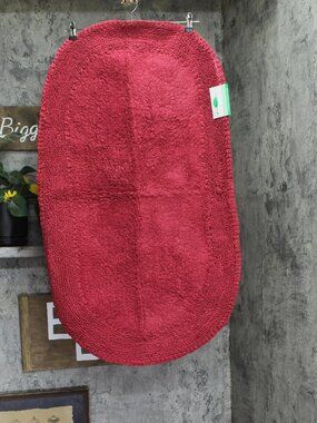 NWT Home Weavers Double Ruffle Bathroom Rug Oval Red 24x40